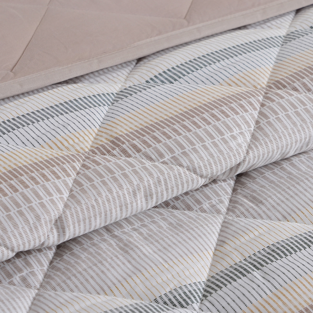 Hermosa Botanic Bloom Wovelle 4Pcs Marzipan Quilt Set