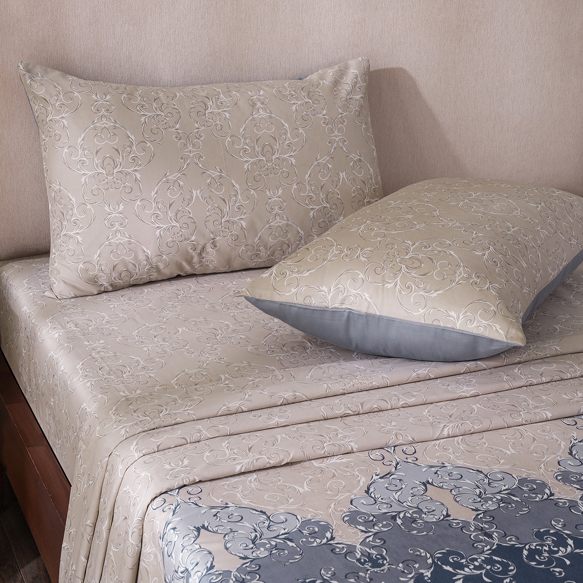 Ornamental Elegance Coronet 100% Cotton Bedsheet with Pillow Case Blue