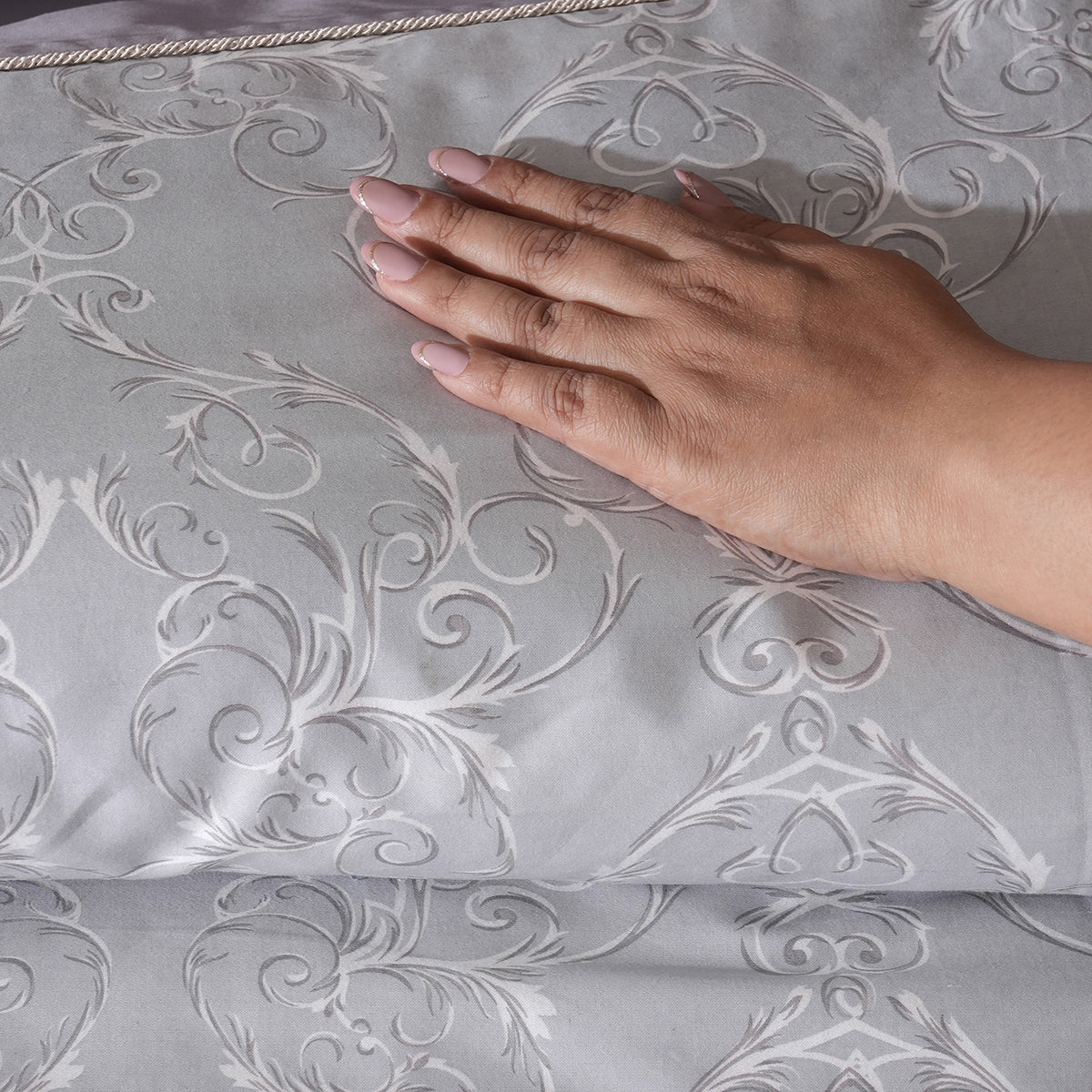 Ornamental Elegance Coronet 100% Cotton Duvet Cover with Pillow Case Purple