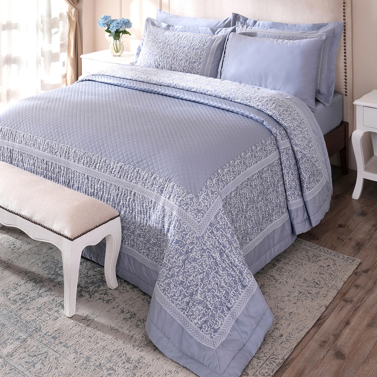 Ornamental Elegance Splendid Quilt/Quilted Bed Cover Blue