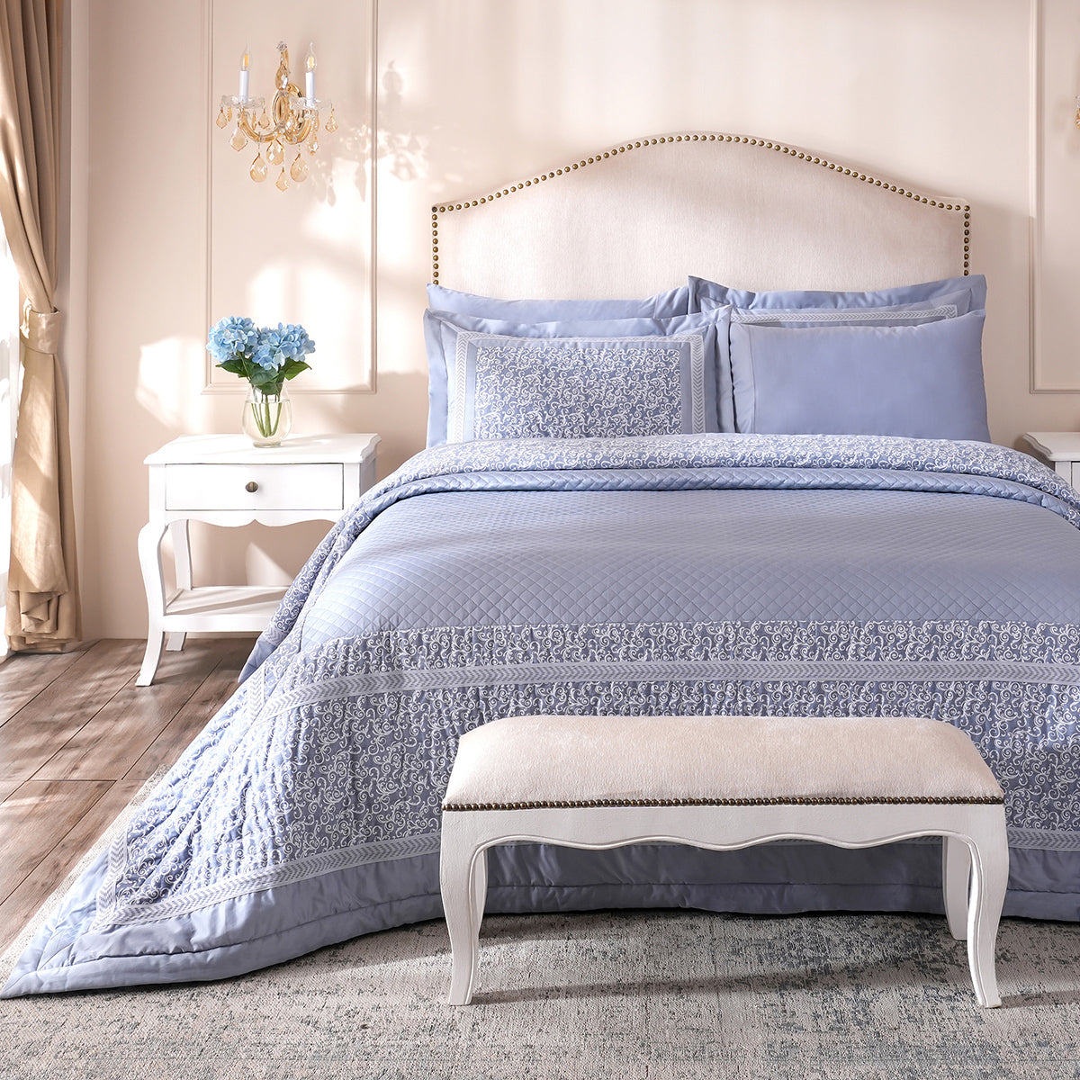 Ornamental Elegance Splendid Quilt/Quilted Bed Cover Blue