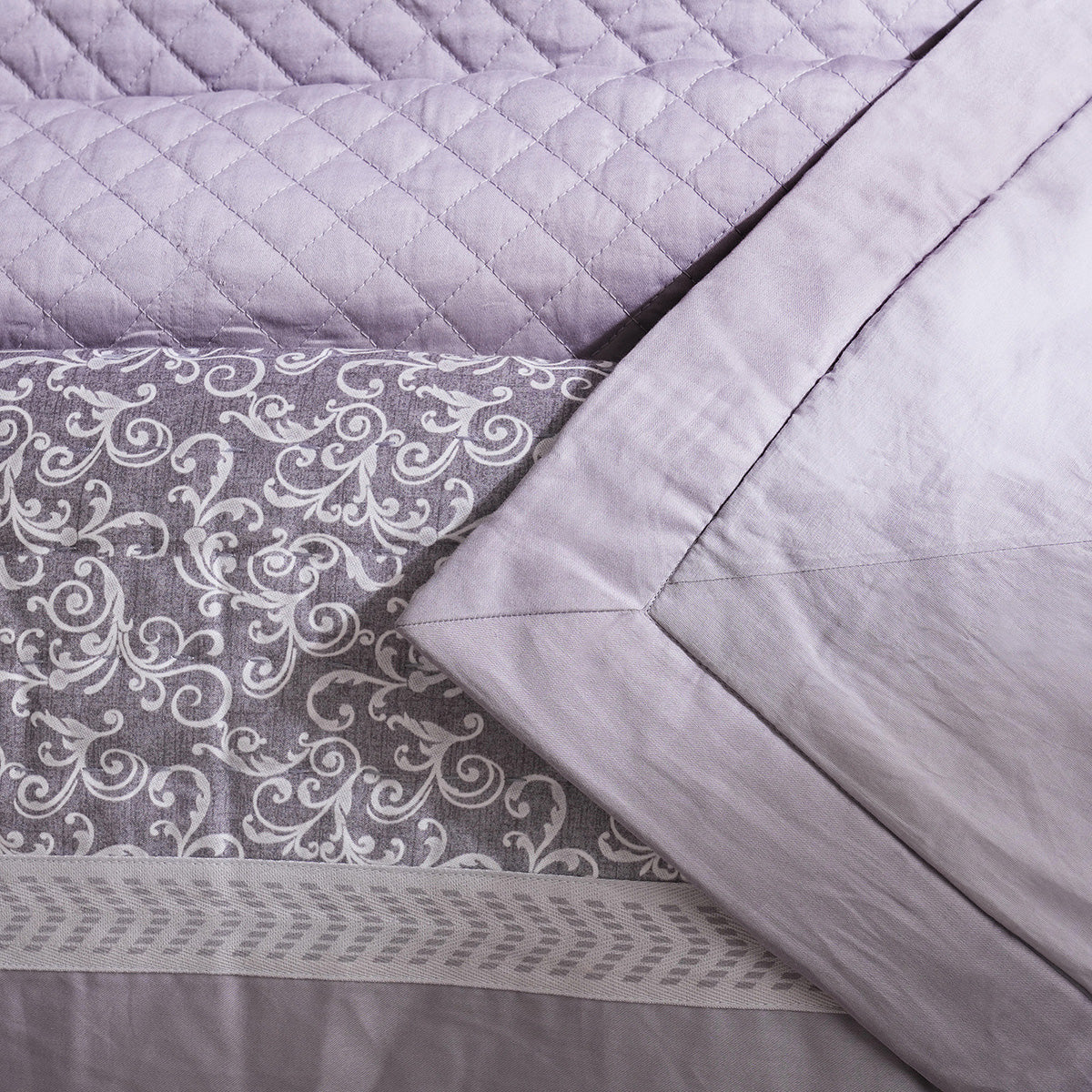Ornamental Elegance Splendid Quilt/Quilted Bed Cover Purple