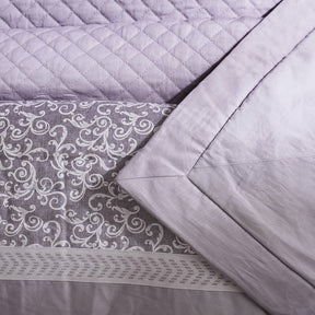Ornamental Elegance Splendid Quilt/Quilted Bed Cover Purple