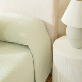 Blaize 100% Cotton Solid Weave Green Bed Cover