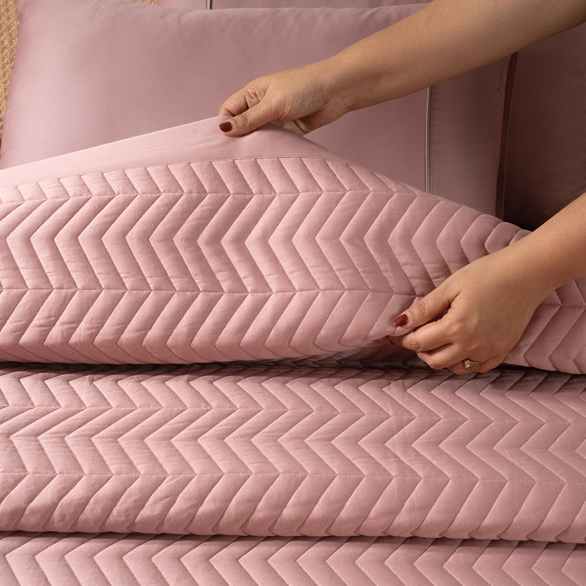 Colorart Penelope AC Quilt Set/Quilted Bed Cover Set/Comforter Misty Rose