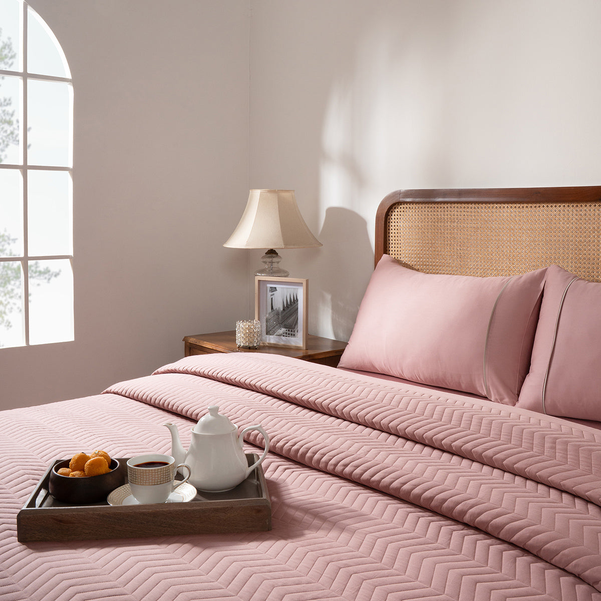 Colorart Penelope AC Quilt Set/Quilted Bed Cover Set/Comforter Misty Rose
