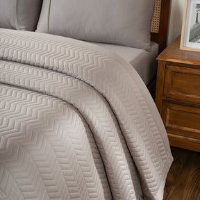 Colorart Penelope AC Quilt Set/Quilted Bed Cover Set/Comforter Flint Grey