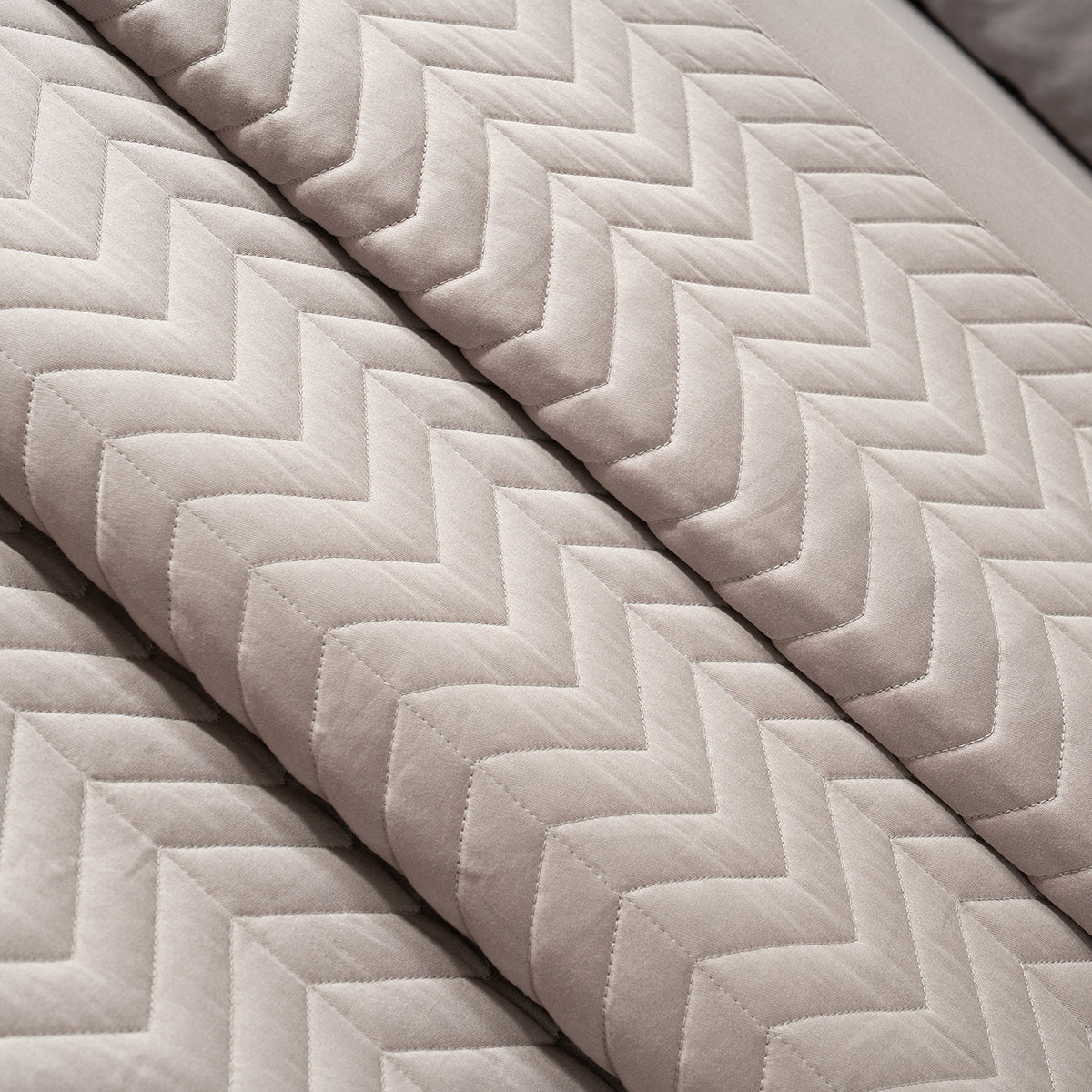 Colorart Penelope AC Quilt Set/Quilted Bed Cover Set/Comforter Flint Grey