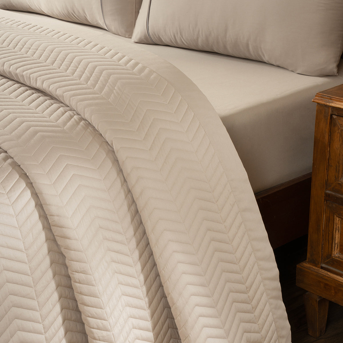 Colorart Penelope AC Quilt Set/Quilted Bed Cover Set/Comforter Sandshell