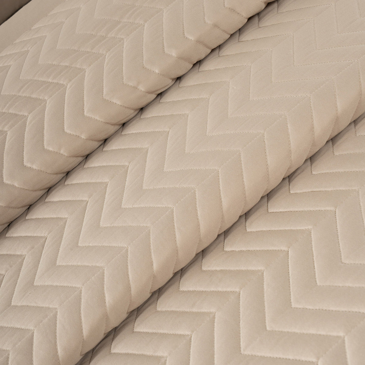 Colorart Penelope AC Quilt Set/Quilted Bed Cover Set/Comforter Sandshell