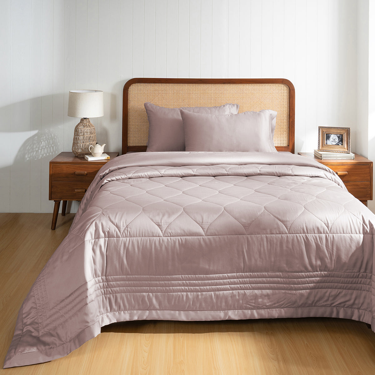Fabric 100% Tencel™ Super Soft Quilt/Quilted Bed Cover Serene Haven Noemi Pink