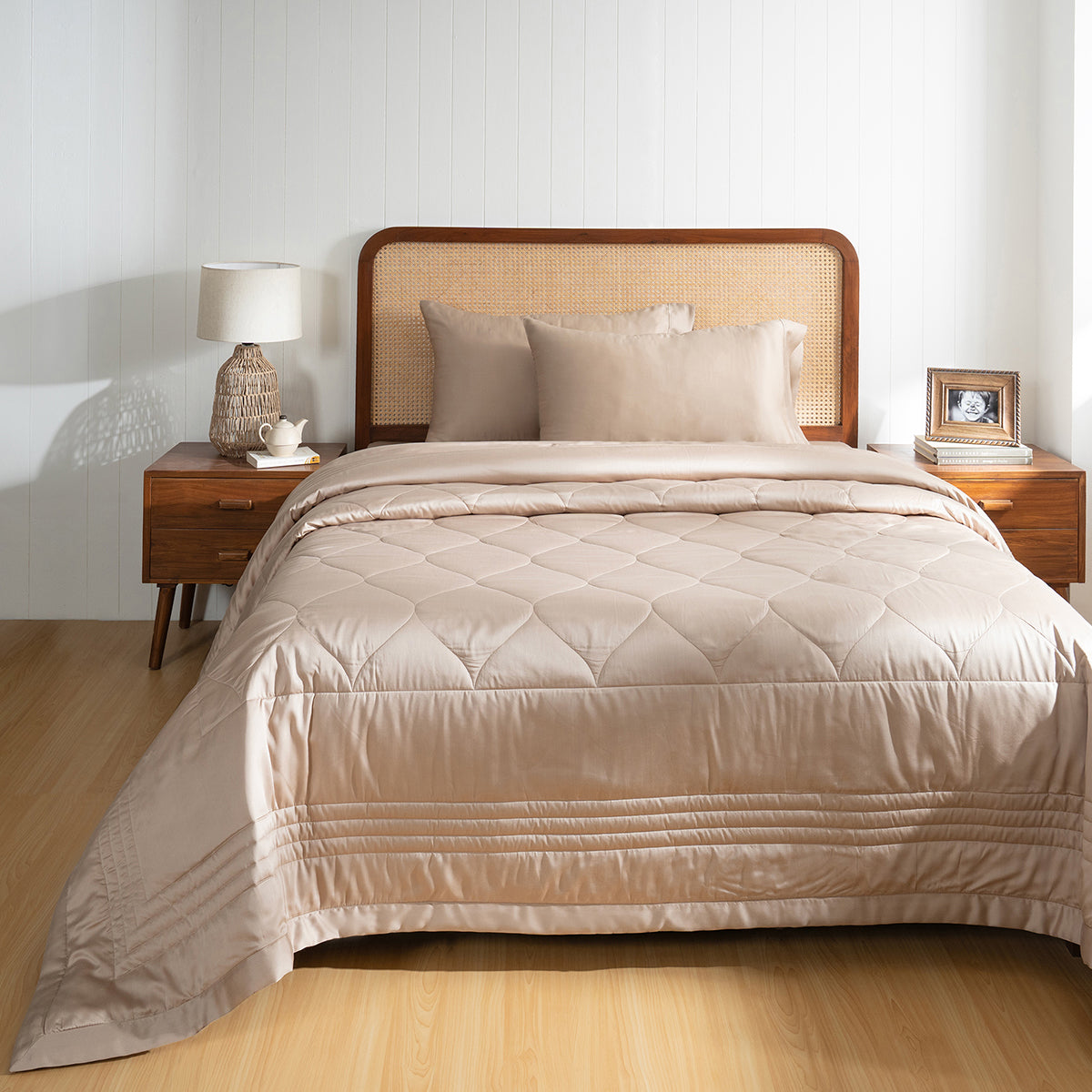 Fabric 100% Tencel™ Super Soft Quilt/Quilted Bed Cover Serene Haven Noemi Neutral