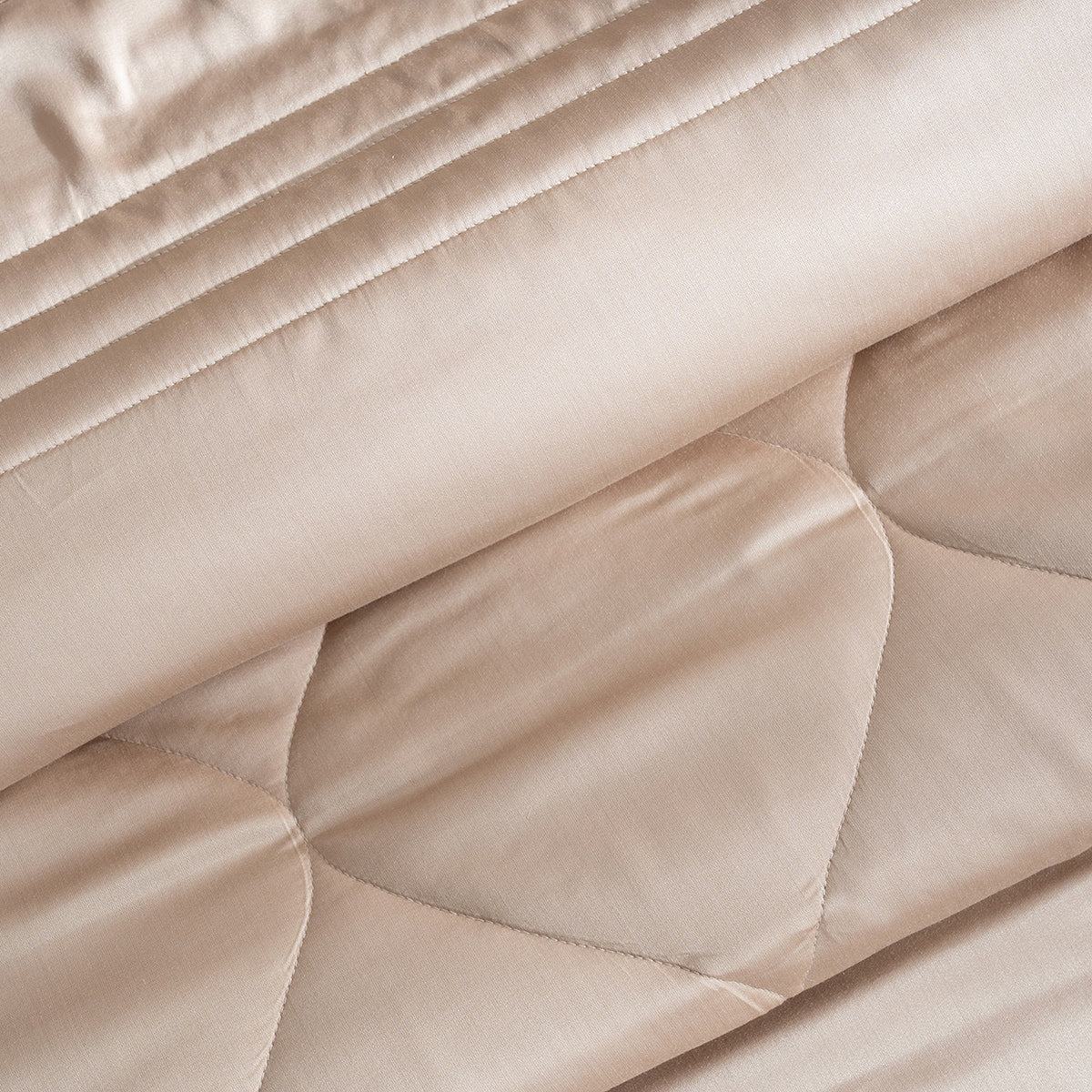 Fabric 100% Tencel™ Super Soft Quilt/Quilted Bed Cover Serene Haven Noemi Neutral