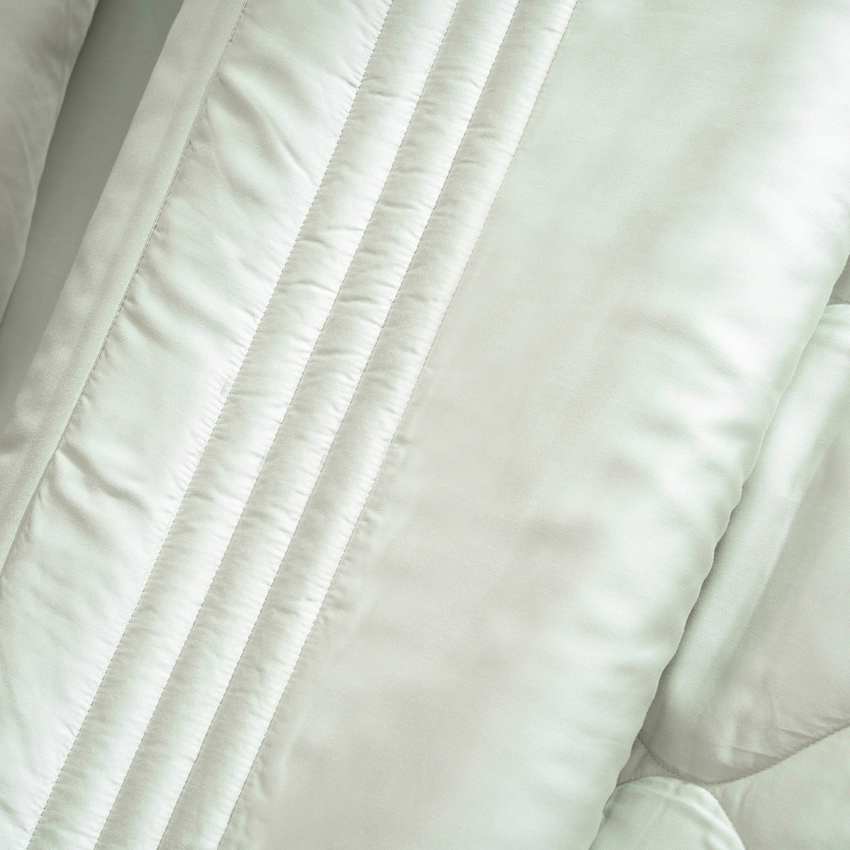 Fabric 100% Tencel™ Super Soft Quilt/Quilted Bed Cover Serene Haven Noemi Green