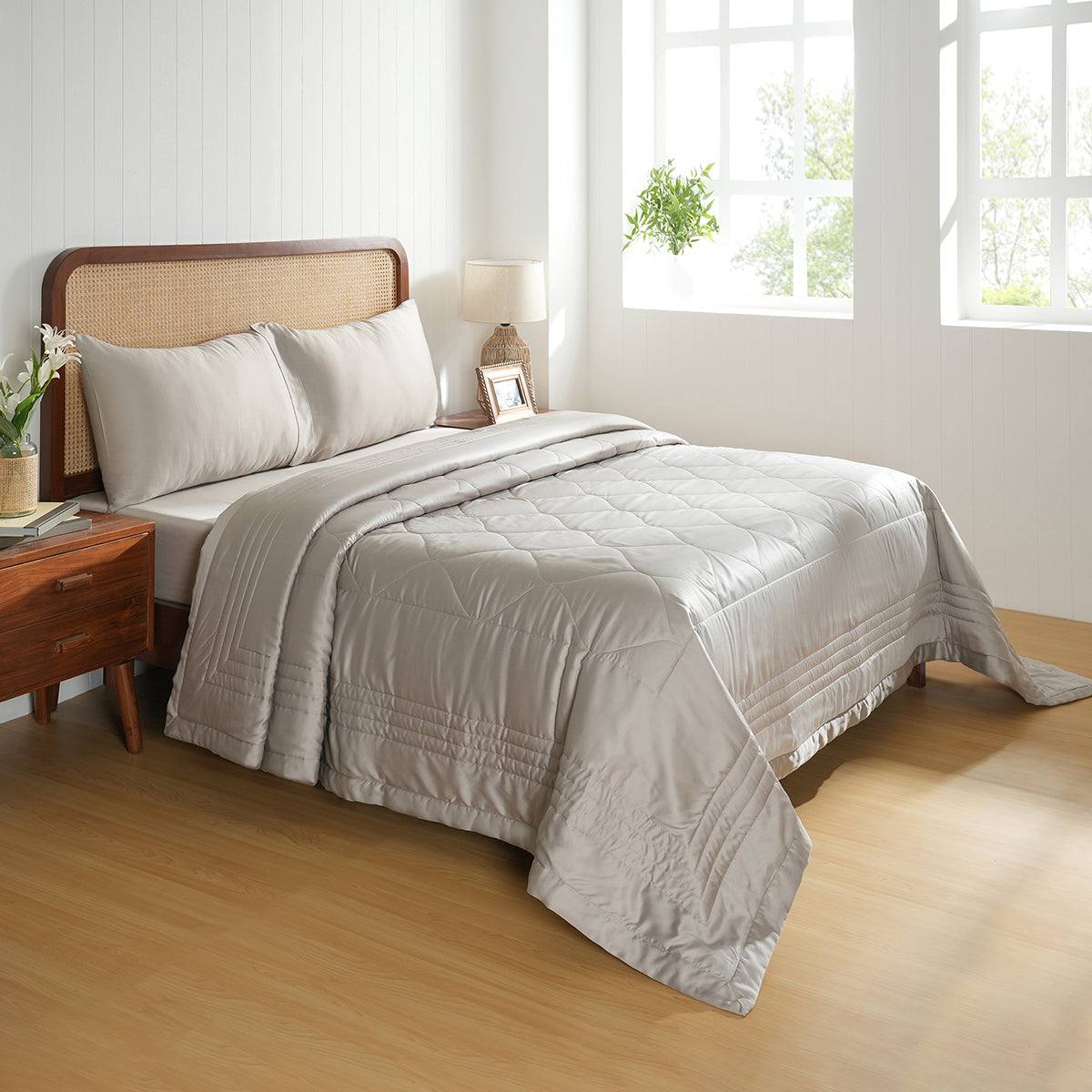 Fabric 100% Tencel™ Super Soft Quilt/Quilted Bed Cover Serene Haven Noemi Grey
