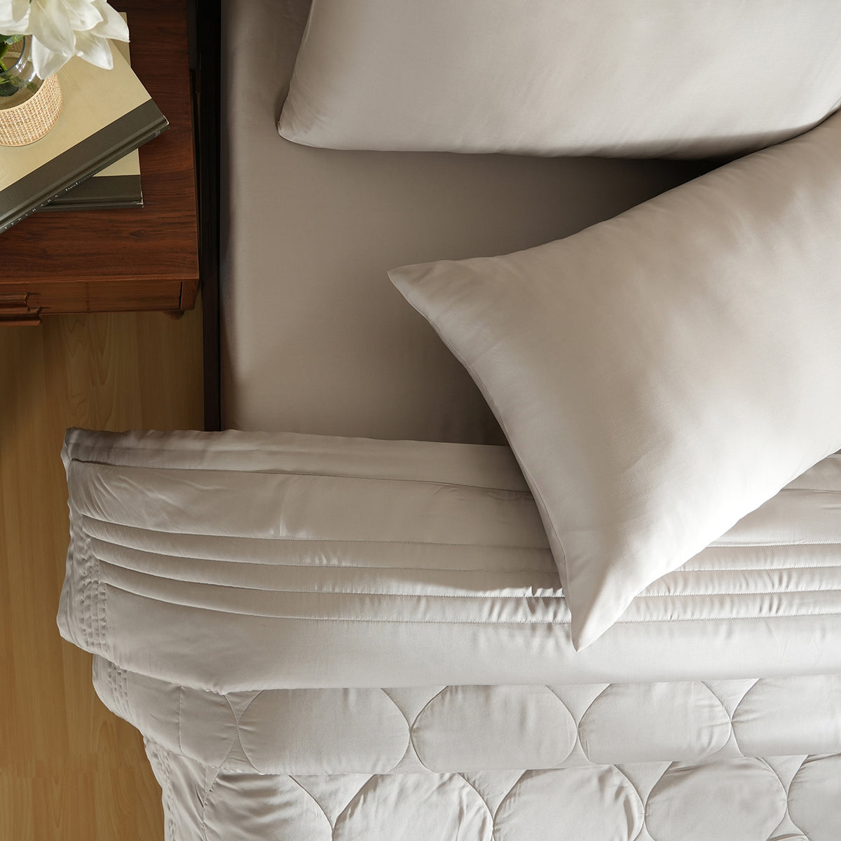 Fabric 100% Tencel™ Super Soft Quilt/Quilted Bed Cover Serene Haven Noemi Grey
