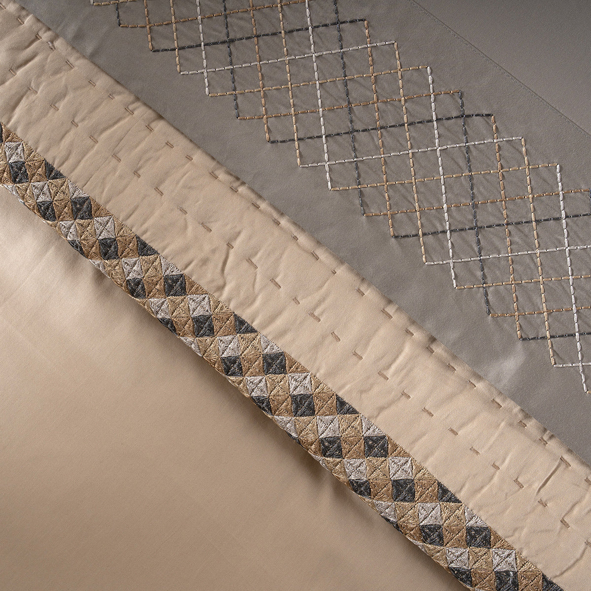 Luxe Elegance Chevron Grid 10 Pcs Quilt Set Silver Grey