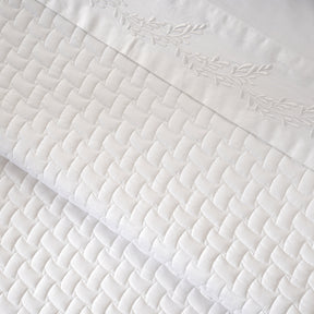 Luxe Elegance Leafy Basket 10 Pcs Quilt Set White