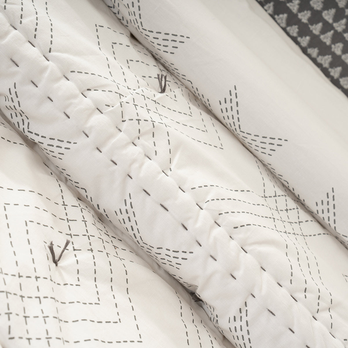 Quilt Set Grey Channel Stitch 5Pcs Set Rurban Transit
