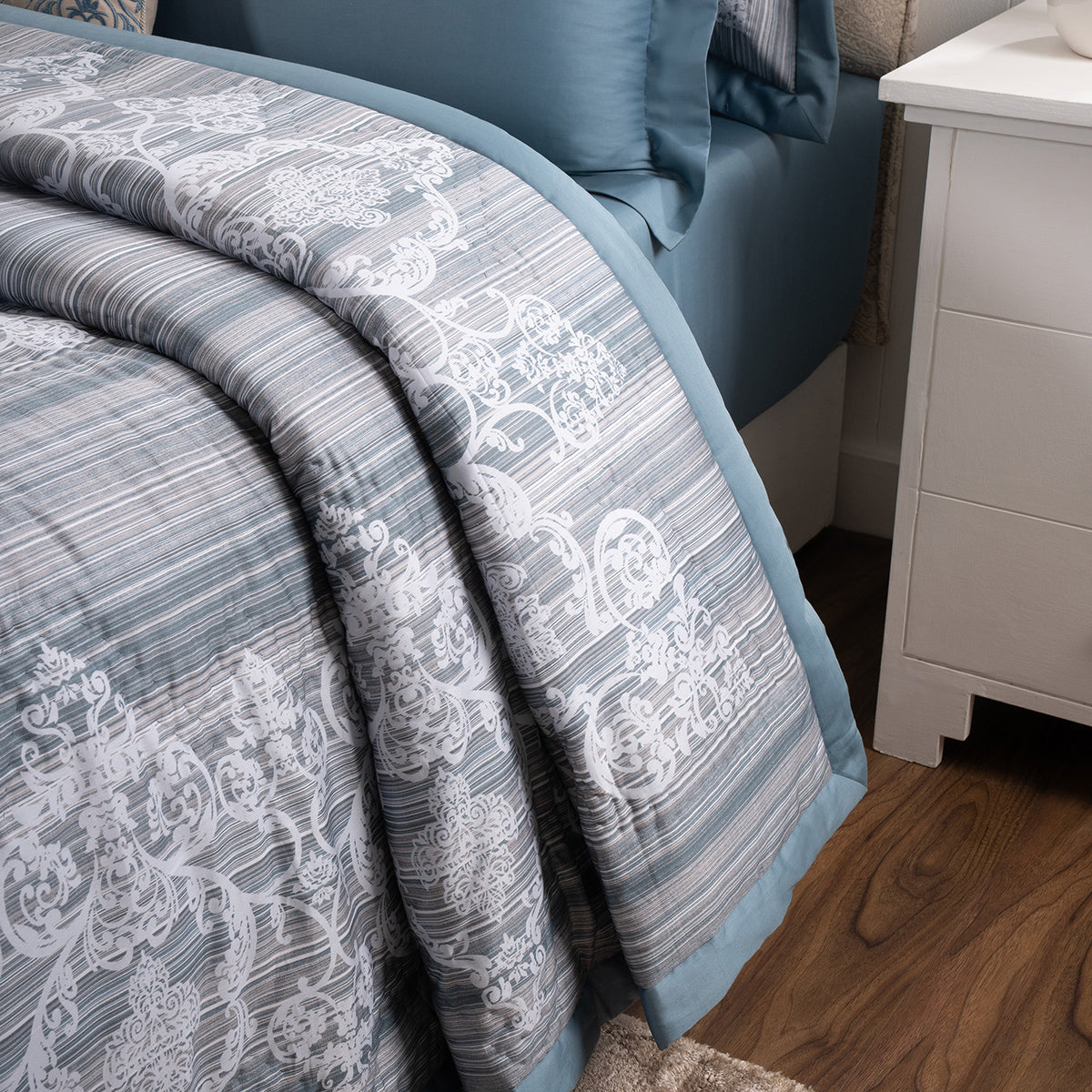 Quilt 100% Cotton Blue Veloura Imperial Grace