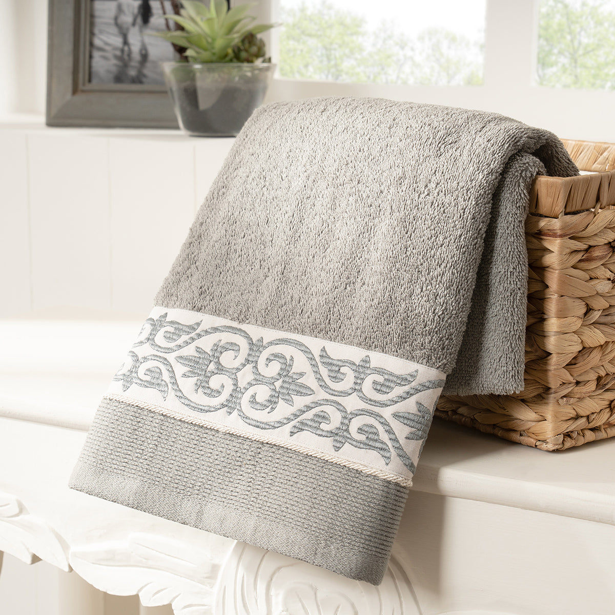 Towel 100% Cotton Grey Lacette Imperial Grace
