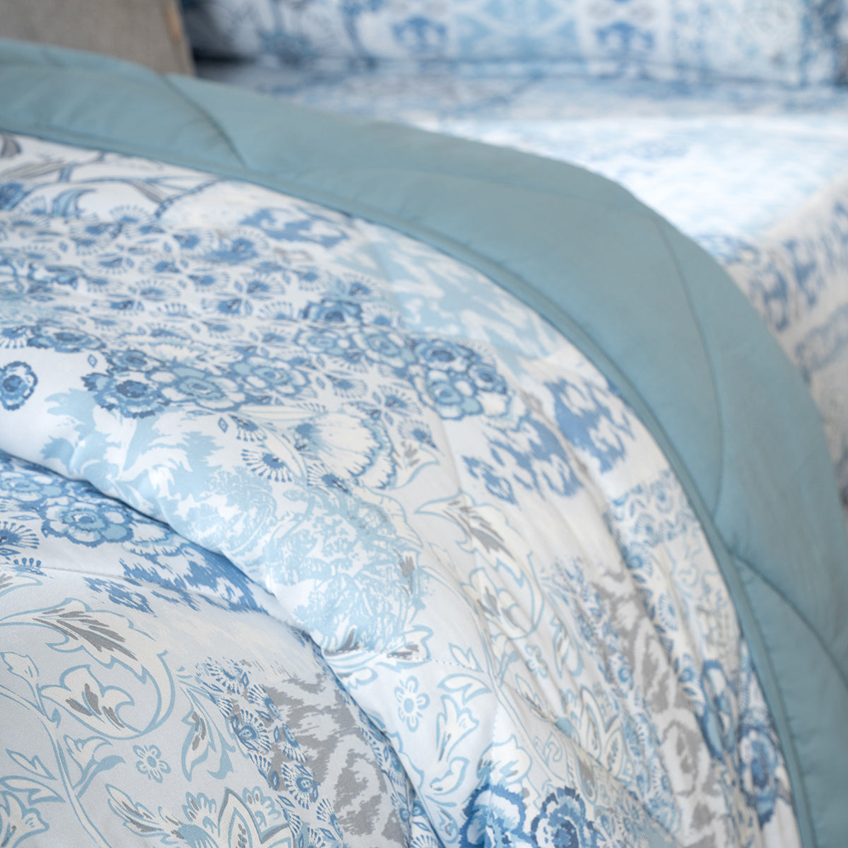 Bed Box Set 6 Pcs Set Ethereal Floral Heritage Garden Forever Blue