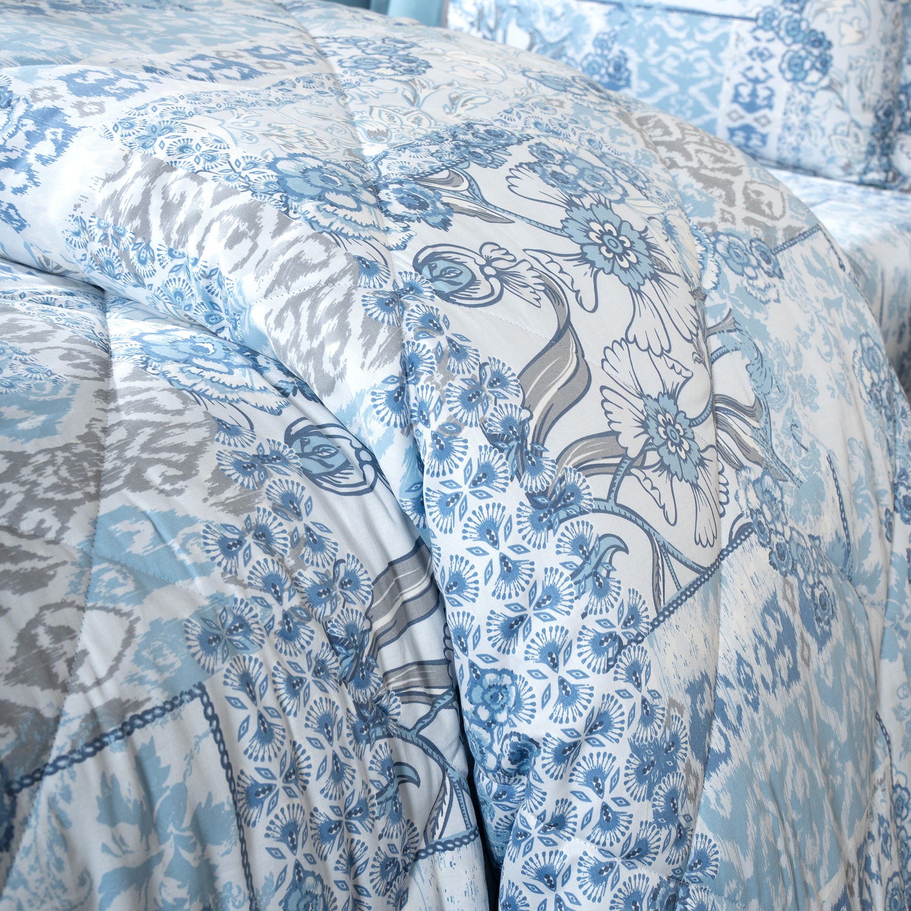 Quilt 300GSM 100% Cotton Shell Ethereal Floral Heritage Garden Forever Blue