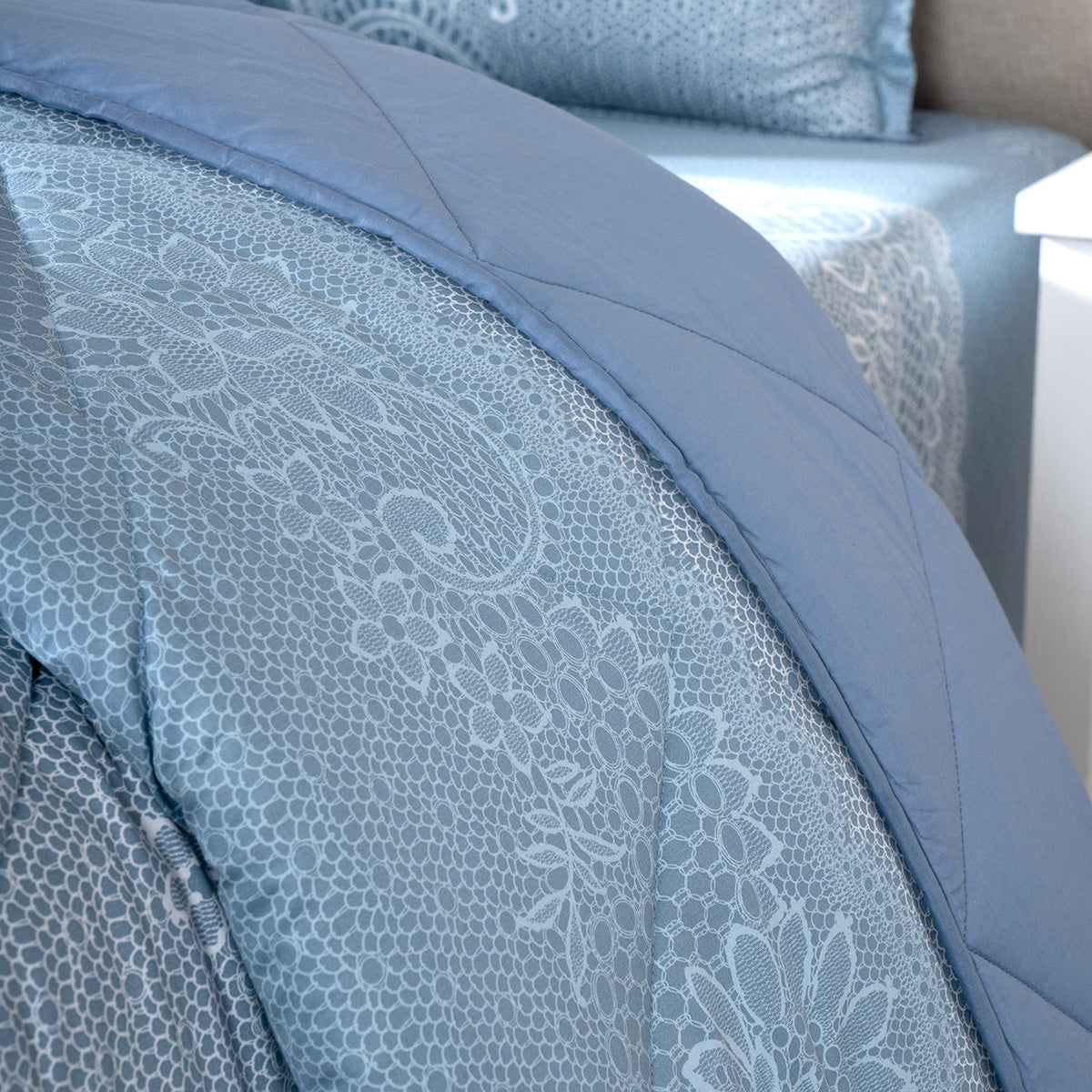 Quilt 110GSM 100% Cotton Shell Filigree Heritage Garden Provincial Blue