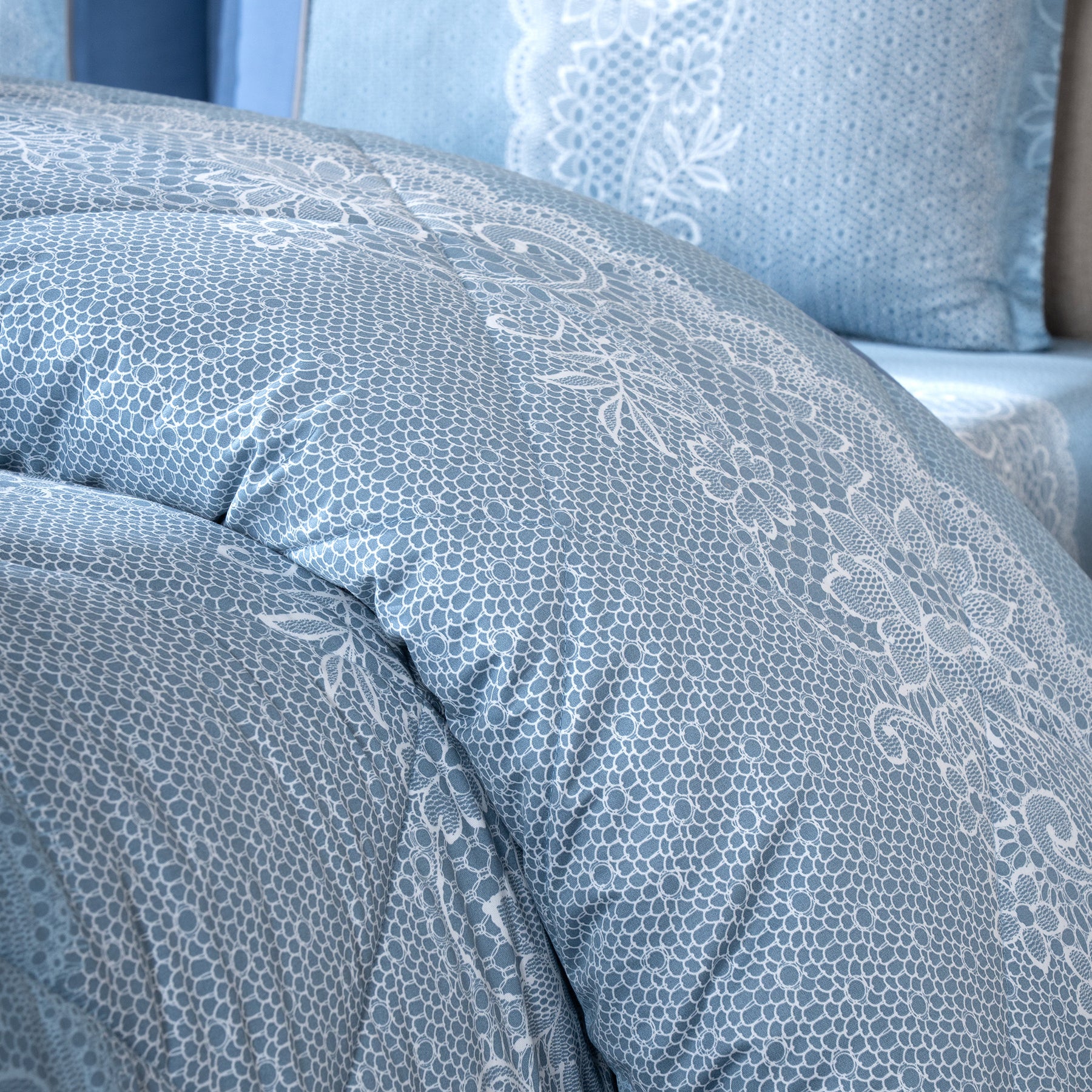 Quilt 300GSM 100% Cotton Shell Filigree Heritage Garden Provincial Blue