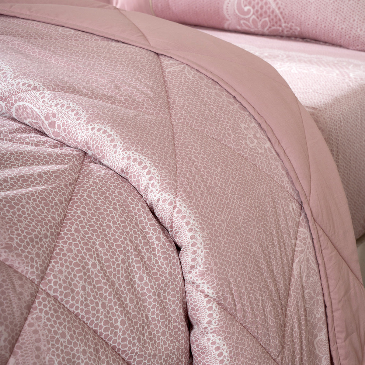Quilt 110GSM 100% Cotton Shell Filigree Heritage Garden Woodrose
