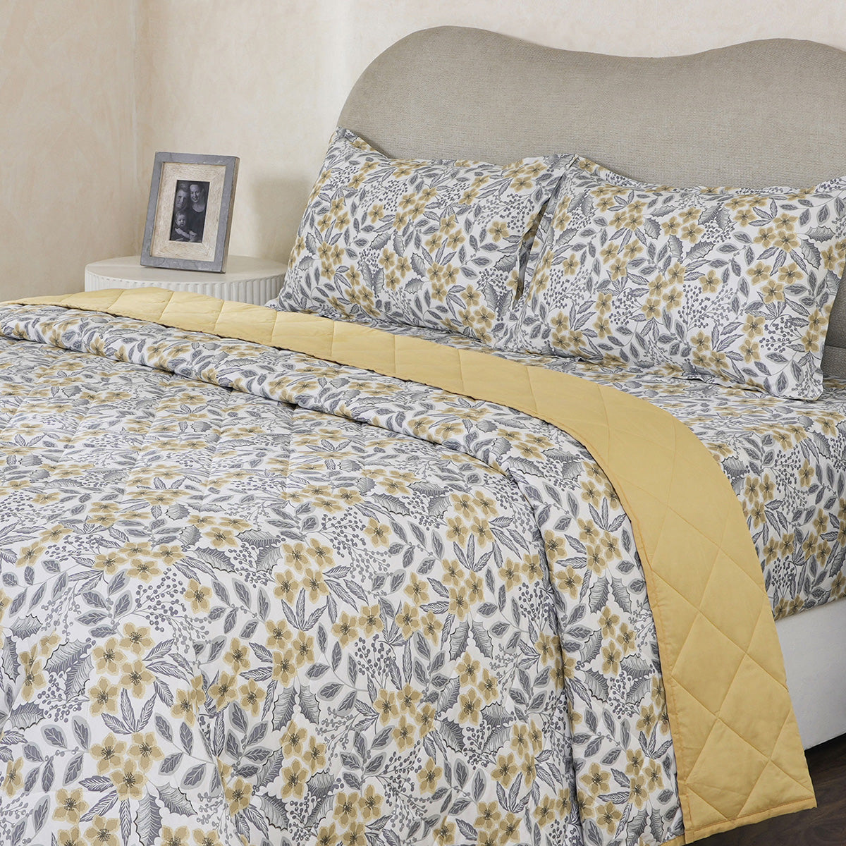 Hermosa Botanic Bloom Fleur Essence Quilt Yellow