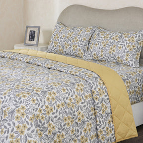Hermosa Botanic Bloom Fleur Essence Quilt Yellow