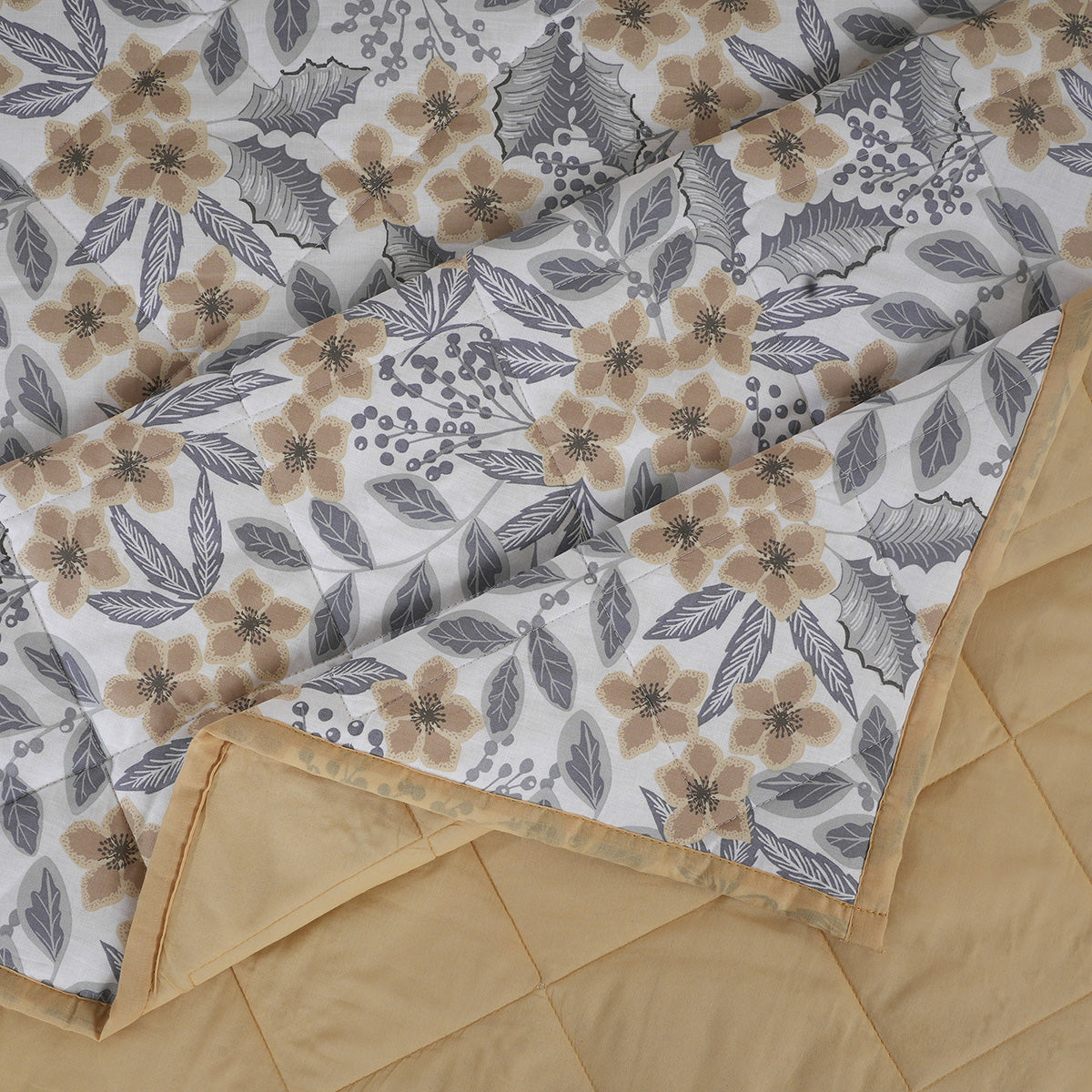 Hermosa Botanic Bloom Fleur Essence Quilt Yellow