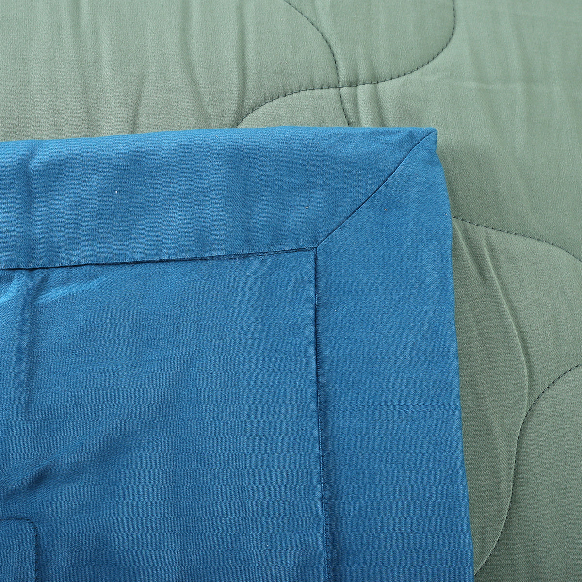 Vincent Reversible Basil/Mosiac Blue Quilt/Quilted Bed Cover