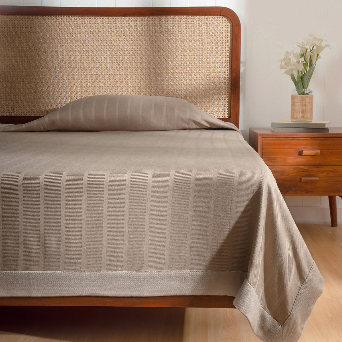 Bamboo Eco Friendly Soft Blanket/Bed Cover/Multi Cover Serene Haven Erika Beige
