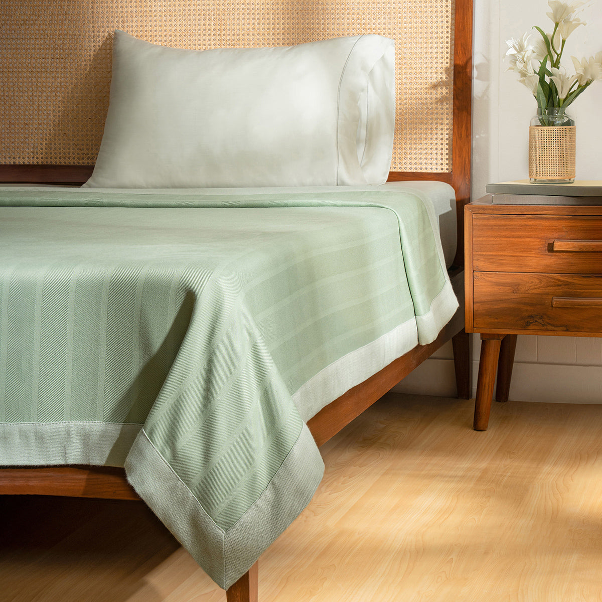 Bamboo Eco Friendly Soft Blanket/Bed Cover/Multi Cover Serene Haven Erika Green