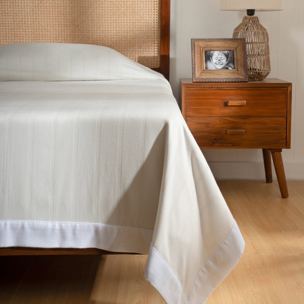 Bamboo Eco Friendly Soft Blanket/Bed Cover/Multi Cover Serene Haven Erika Off White