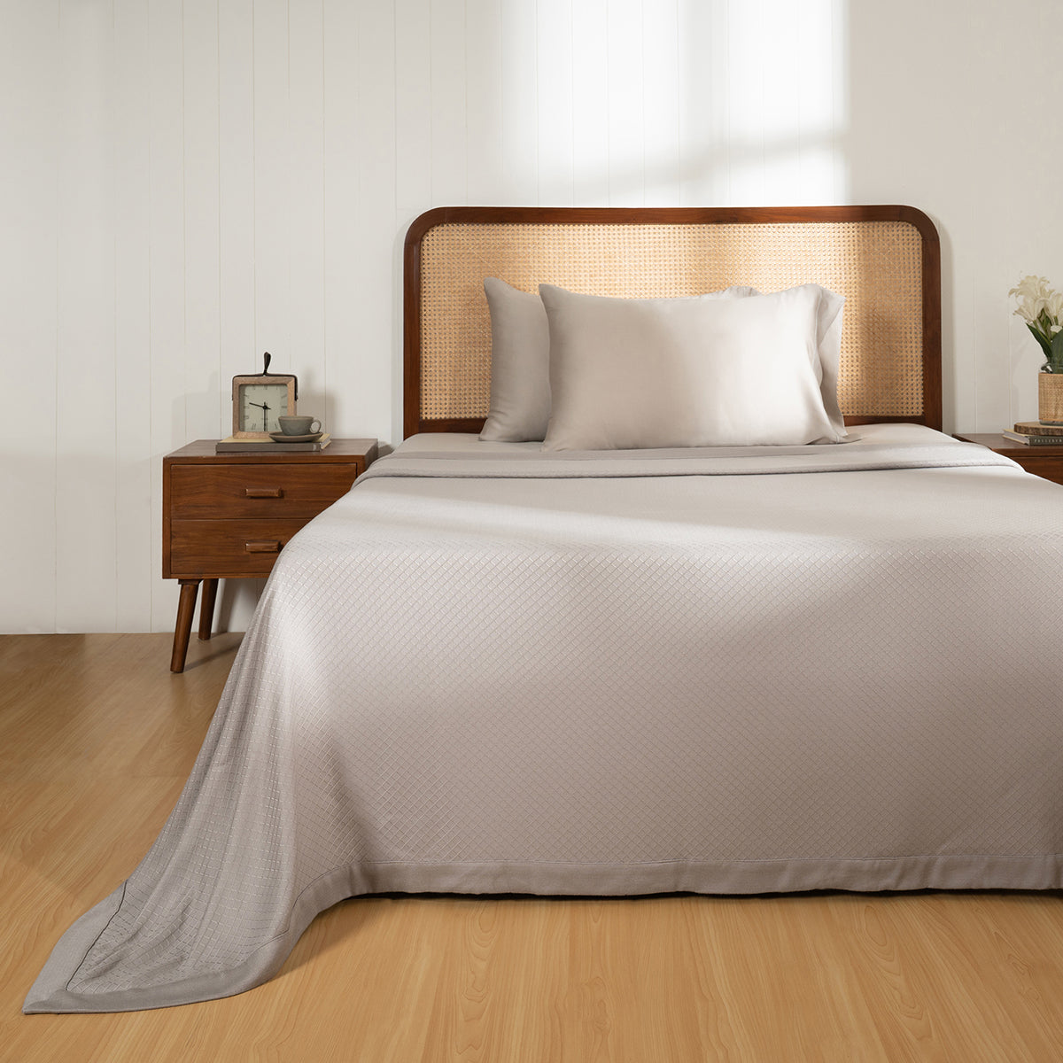 Bamboo Eco Friendly Soft Blanket/Bed Cover/Multi Cover Serene Haven Highlawn Neutral