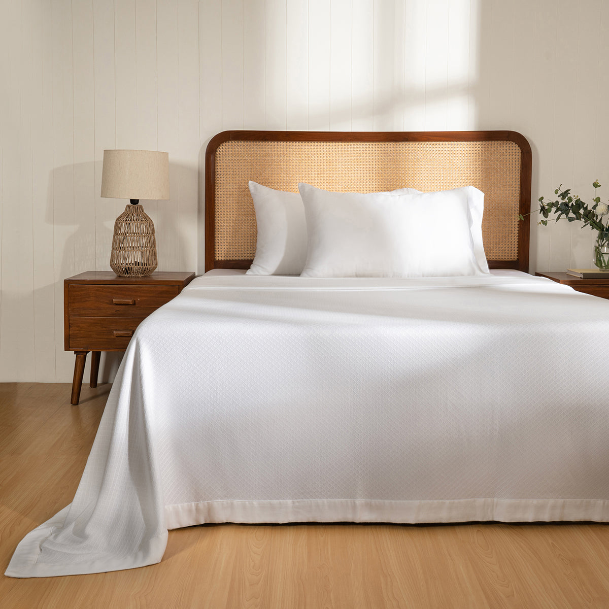 Bamboo Eco Friendly Soft Blanket/Bed Cover/Multi Cover Serene Haven Highlawn White
