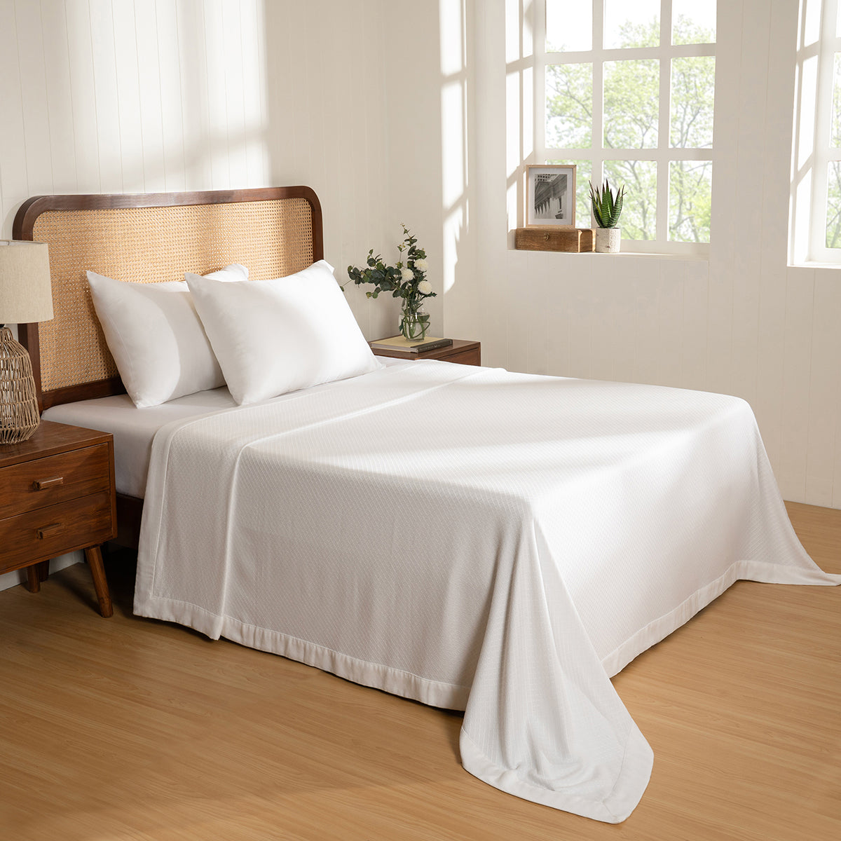Bamboo Eco Friendly Soft Blanket/Bed Cover/Multi Cover Serene Haven Highlawn White