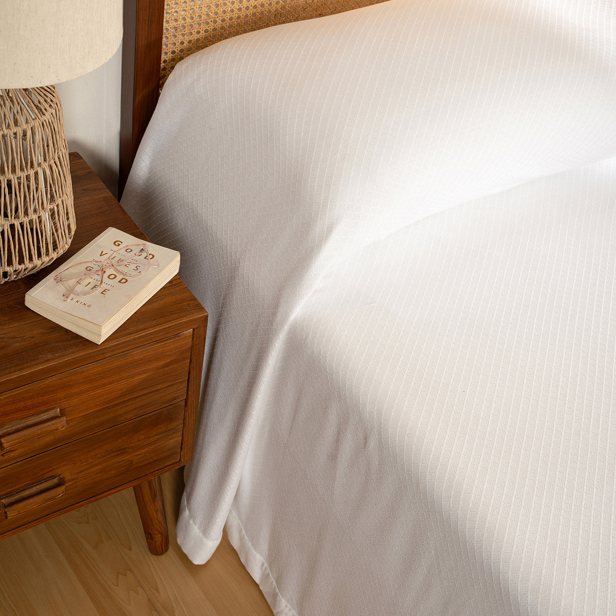 Bamboo Eco Friendly Soft Blanket/Bed Cover/Multi Cover Serene Haven Highlawn White