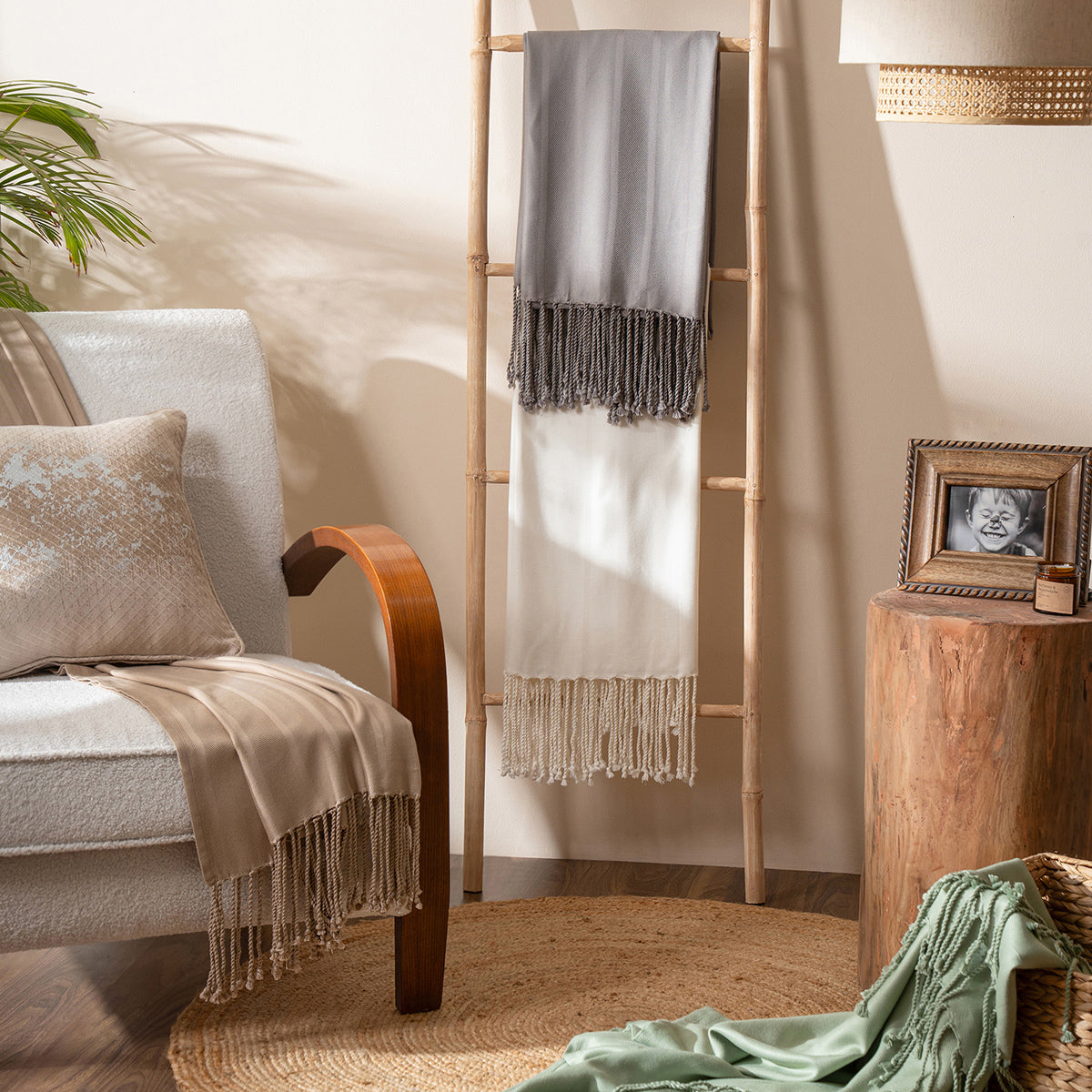 Bamboo Throw Super Soft and Hypoallergic & Eco Freindly Serene Haven Erika Beige