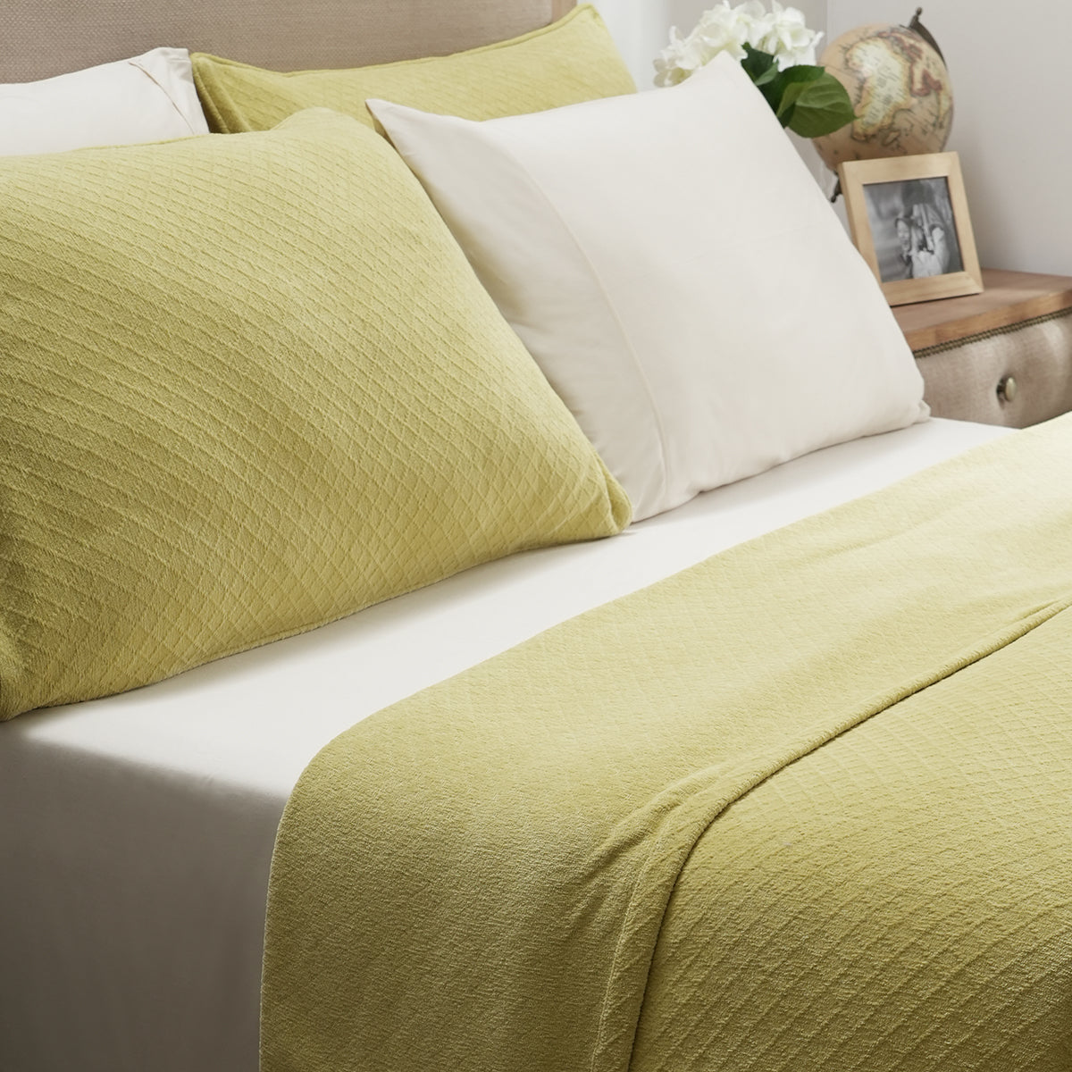 Blaize 100% Cotton Solid Weave Yellow Bed Cover