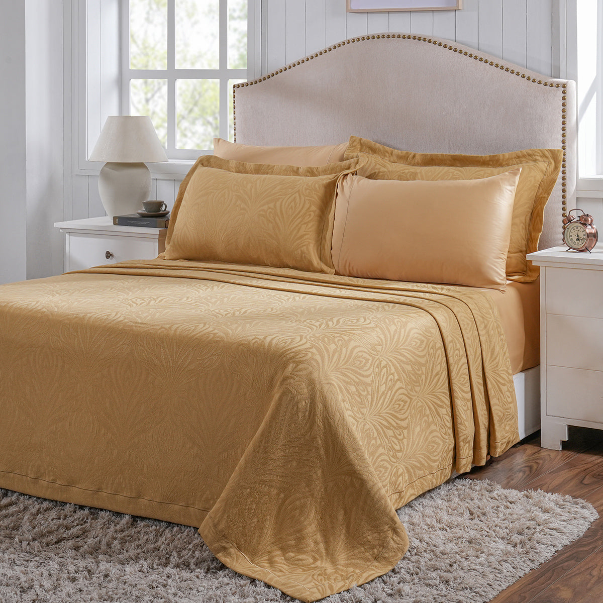 Classical Ornate Acorus Bliss Blend Cotton Bed Cover Gold