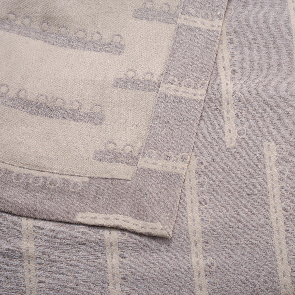 Exotic Heritage Ruler Dot Grey Bed Cover