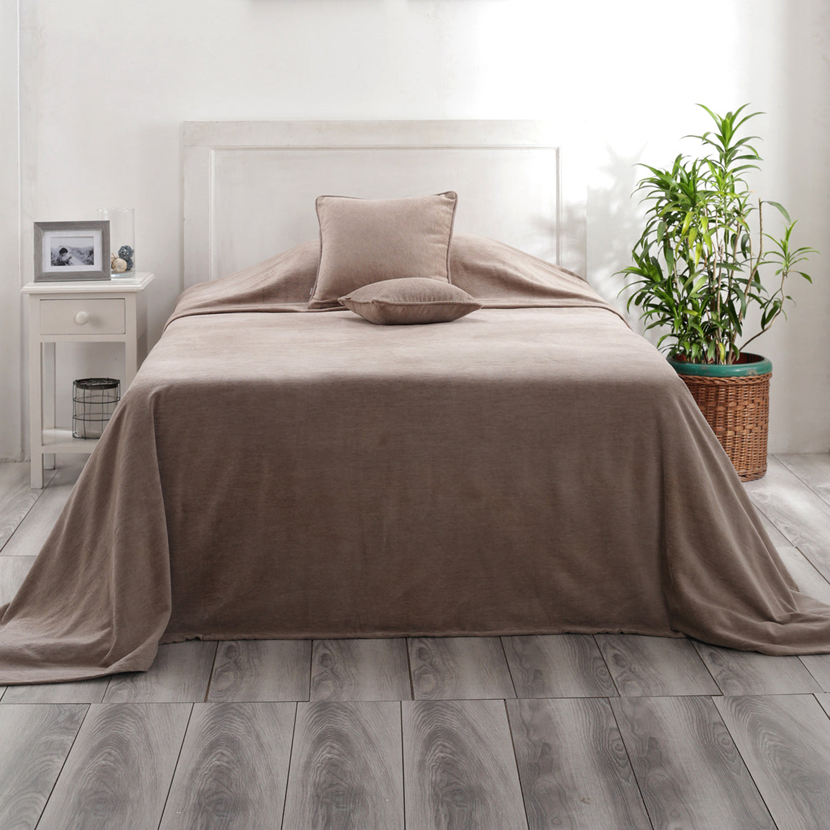 Jessica 100% Cotton Solid Woven Super Soft Ecru Bed Cover/Blanket