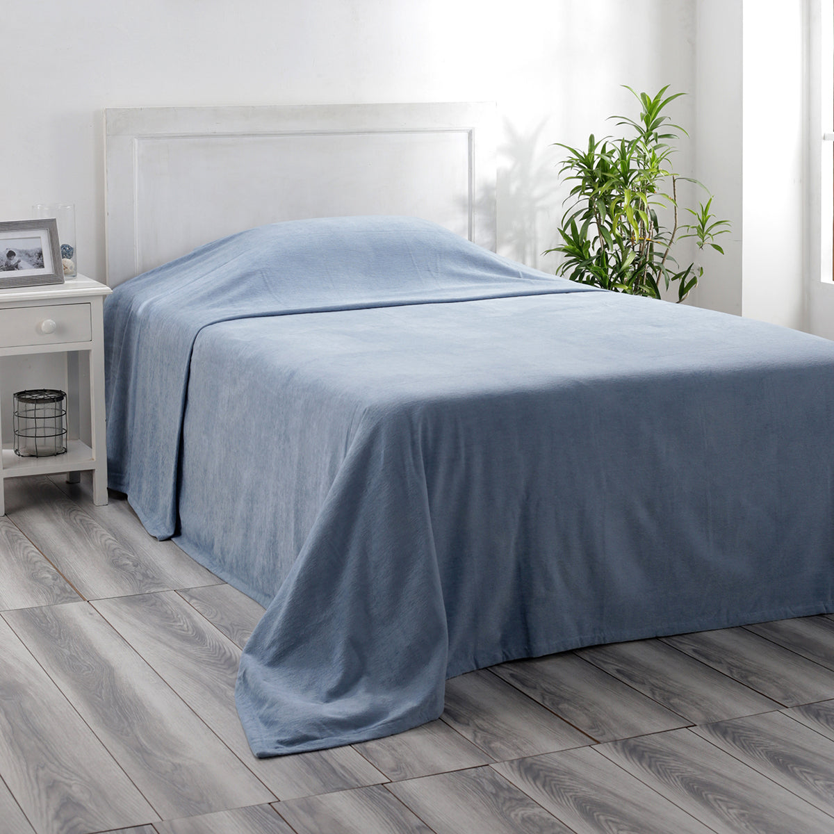 Jessica 100% Cotton Solid Woven Super Soft Heritage Blue Bed Cover/Blanket