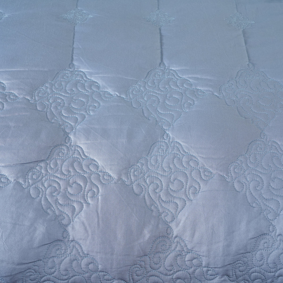 Utopian Regan 145 GSM Frill Liner Quilt/Comforter