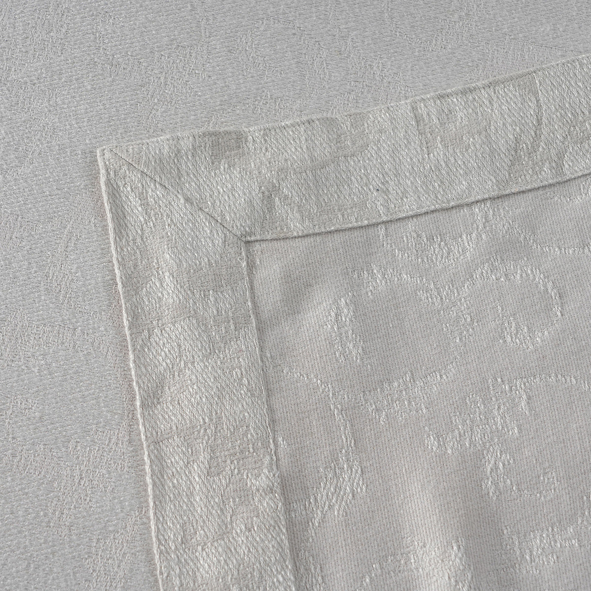 Acanthus Serenity Leafy Scroll Woven Jacquard Bed Cover Set