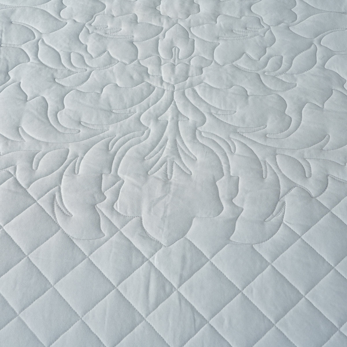 8Pc Acanthus Serenity Sole Bliss Quilted Quilt/Comforter Set
